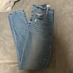 ABERCROMBIE AND FITCH HIGH WAISTED SKINNY JEANS